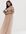 Bruidsmeisjes - Tule maxi jurk met blote schouders en fijne lovertjes in dezelfde kleurschakering in taupe beigeroze-Bruin