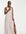 – Bridesmaid – Camisole-Maxikleid mit Wickeloptik und Schwalbenschwanz-Design in Rosa
