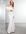 – Everly – Langärmliges, schulterfreies Hochzeitskleid aus Krepp-Weiß