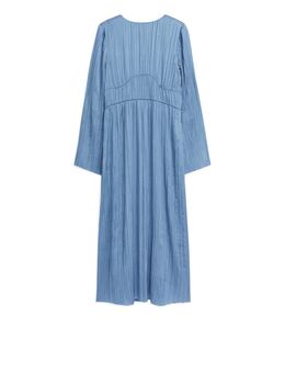 Lange Jurk Van Crinklekwaliteit Lichtblauw Alledaagse jurken in maat 42. Kleur: Light blue