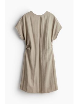 H & M - Getailleerde jurk - Beige