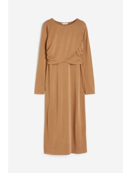 H & M - MAMA Voedingsjurk met rimpeleffect - Beige