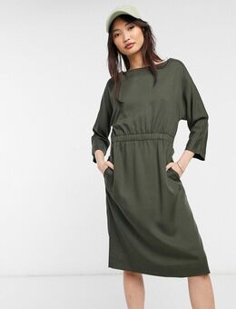 Midi-jurk met lange mouwen in olijfgroen