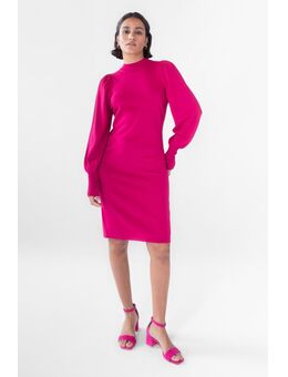 Roze gebreide jurk met pofmouwen