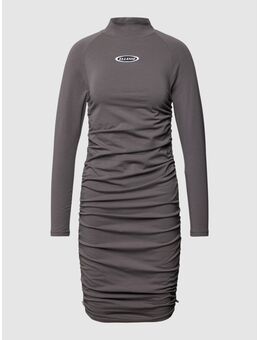 Knielanges Kleid mit Label-Patch Modell 'DRIANNA DRESS'